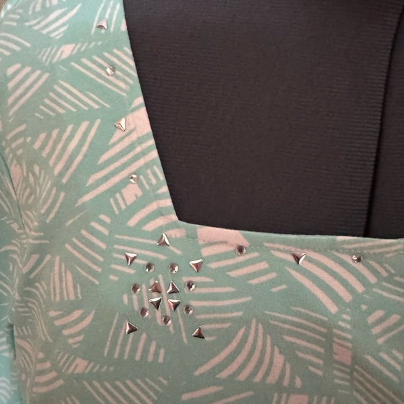 Hearts of Palm Teal Blouse - Picture 2 of 6